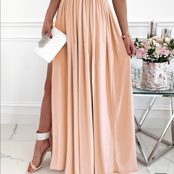 Elegant Floor length maxi dress! - Picture 5 of 9